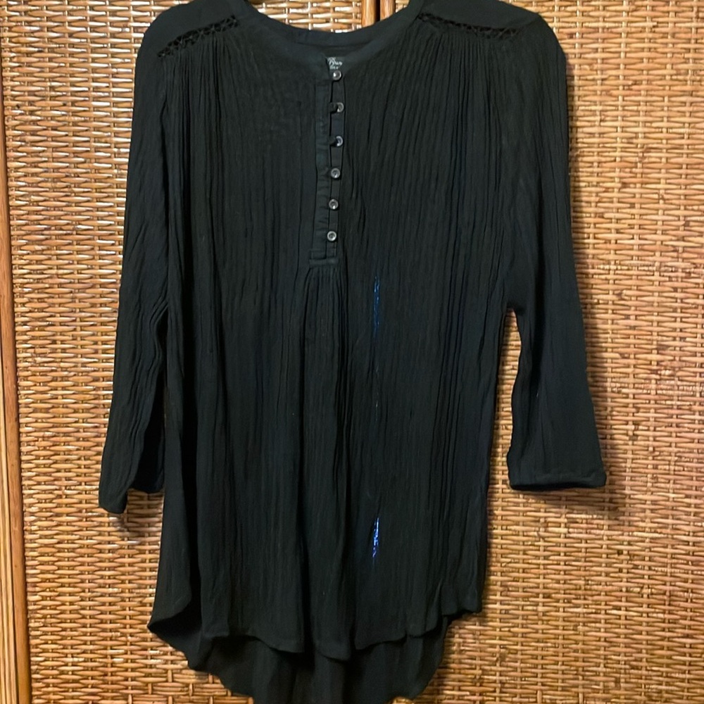 Lucky Brand black tunic top button placket worn once Size Large EUC